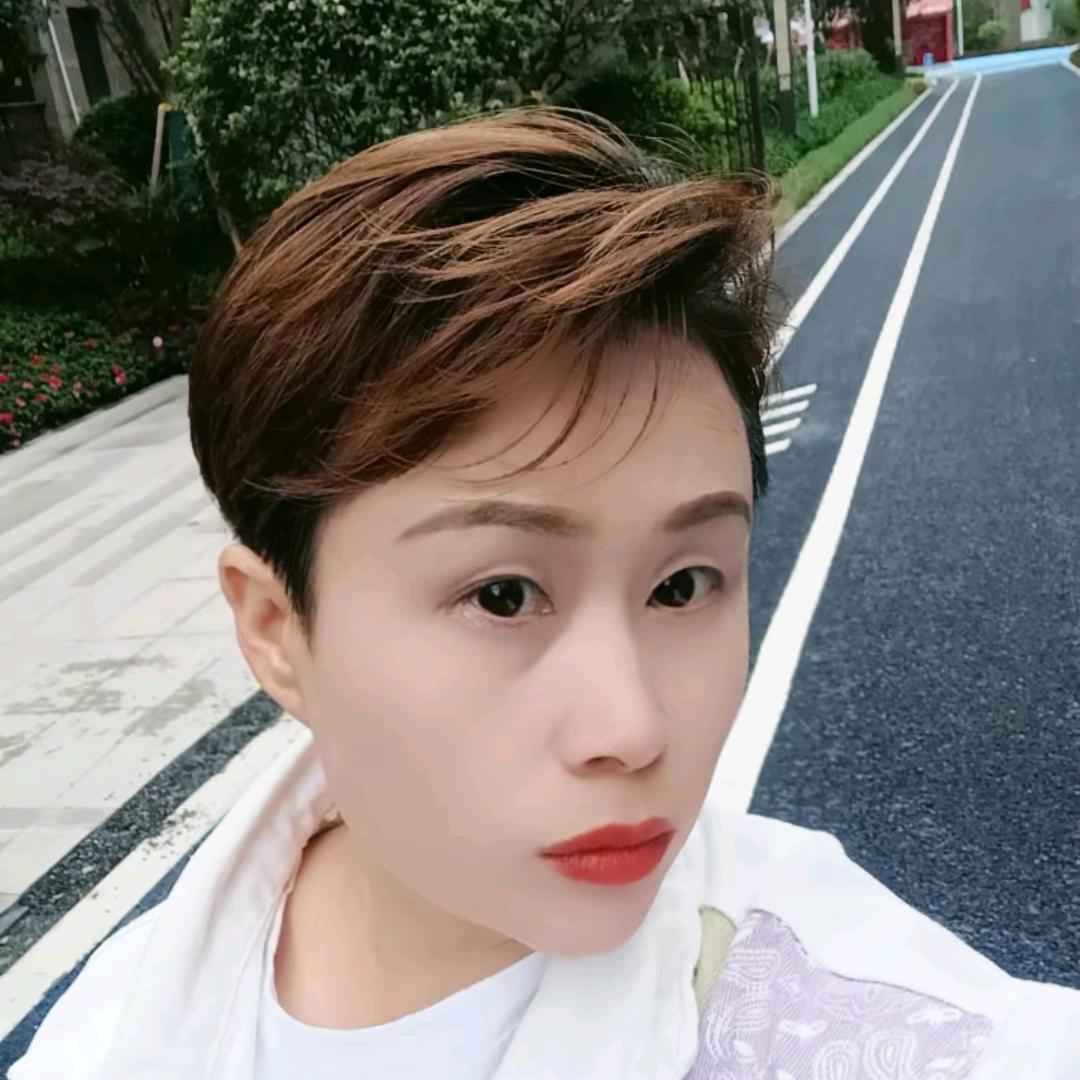 石柱装修邓邓姐