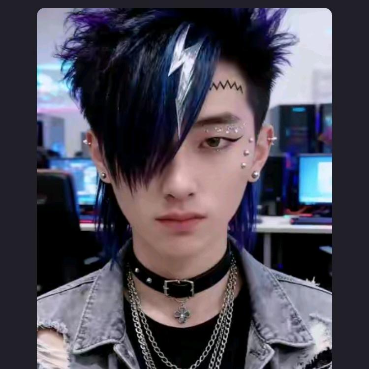 00后，小杨
