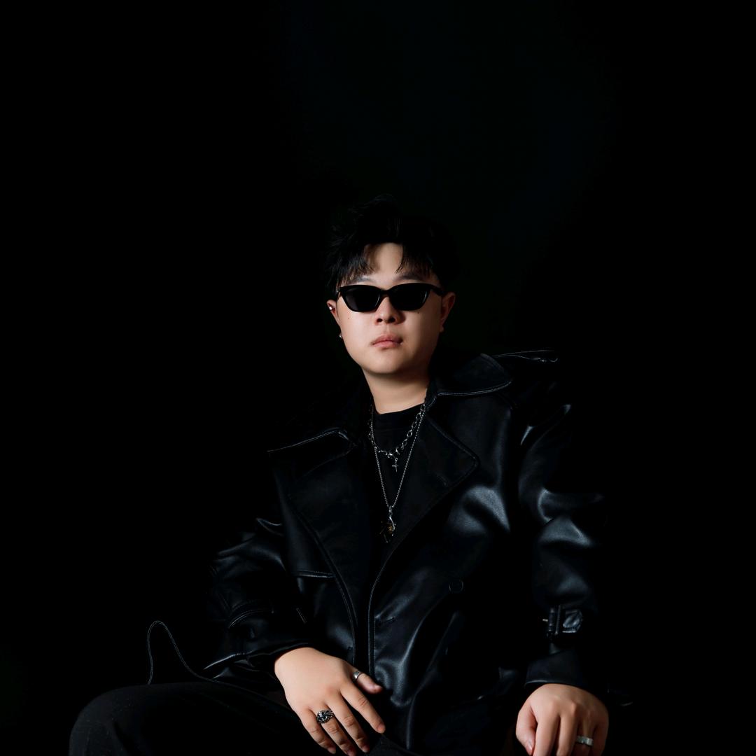 啊霖不是玲玲😇