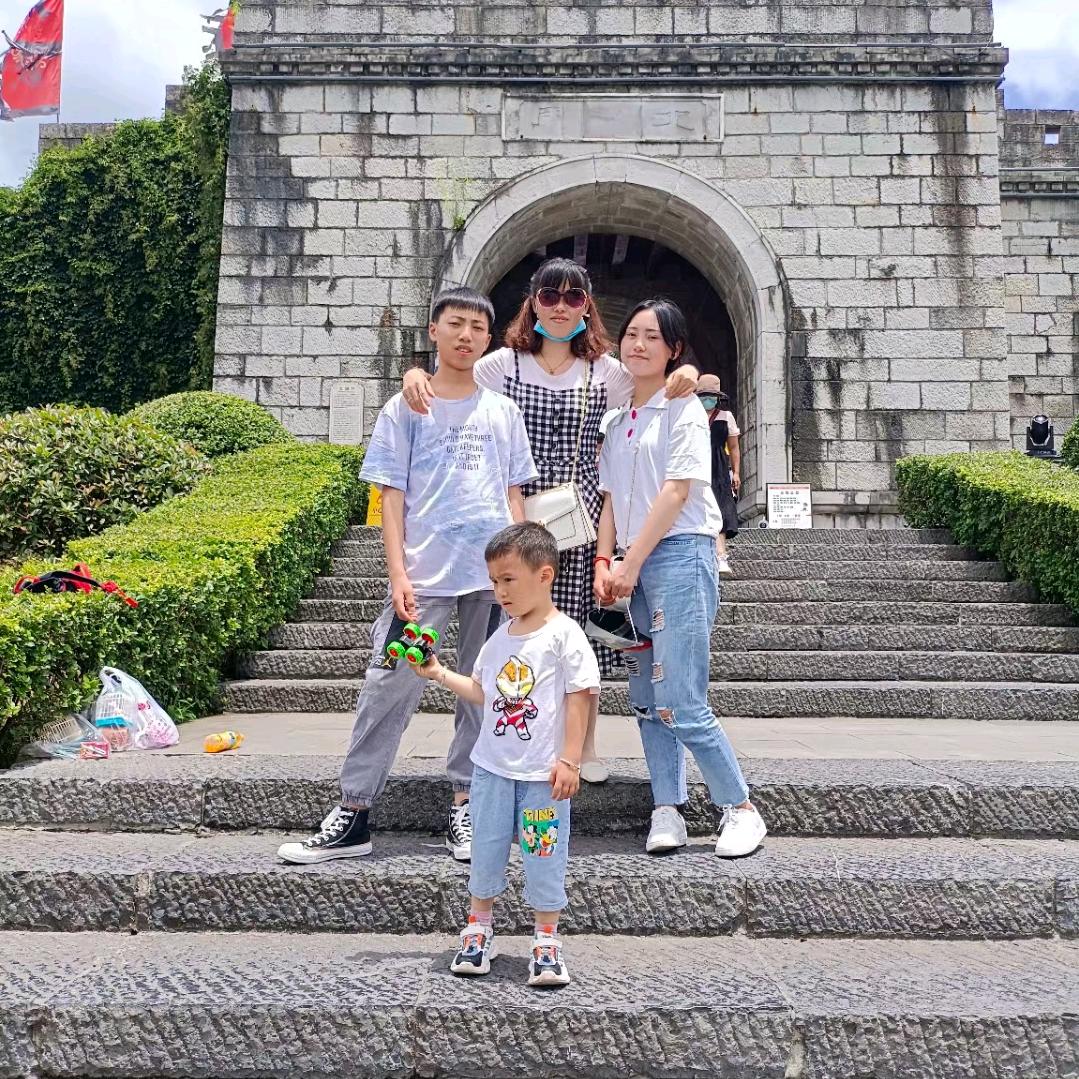 为我自己将来的生活也奋斗