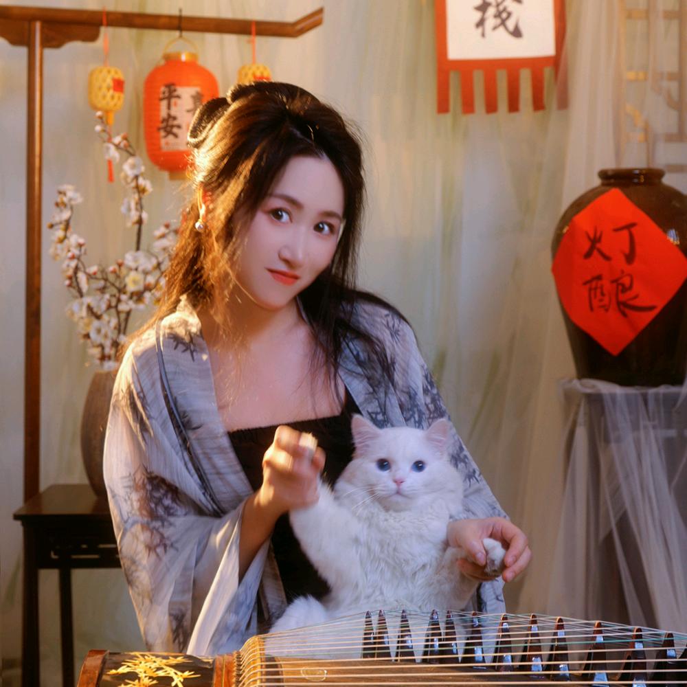 灯来客栈老板娘