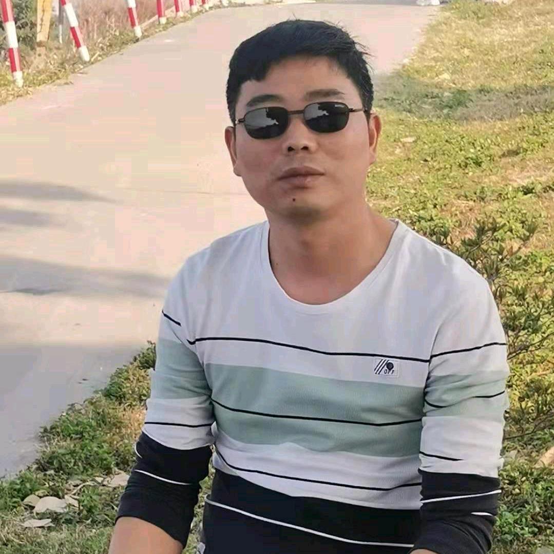精神小伙。