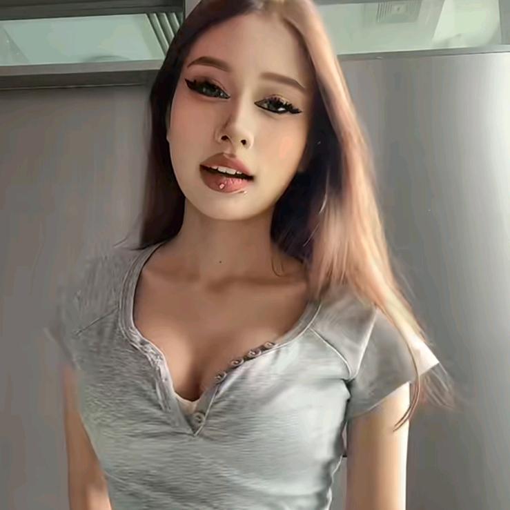 莉莉.