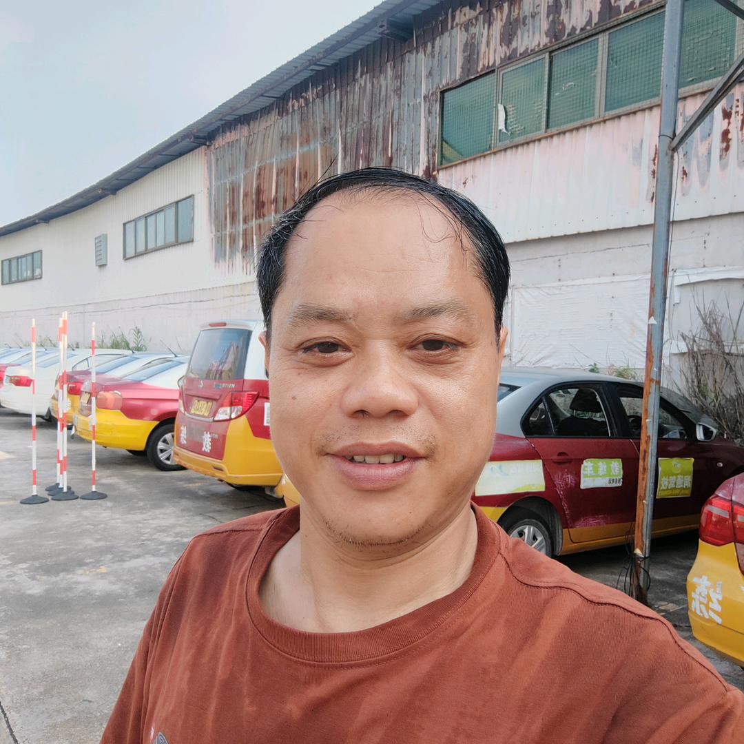 小刘有二个儿子好帅