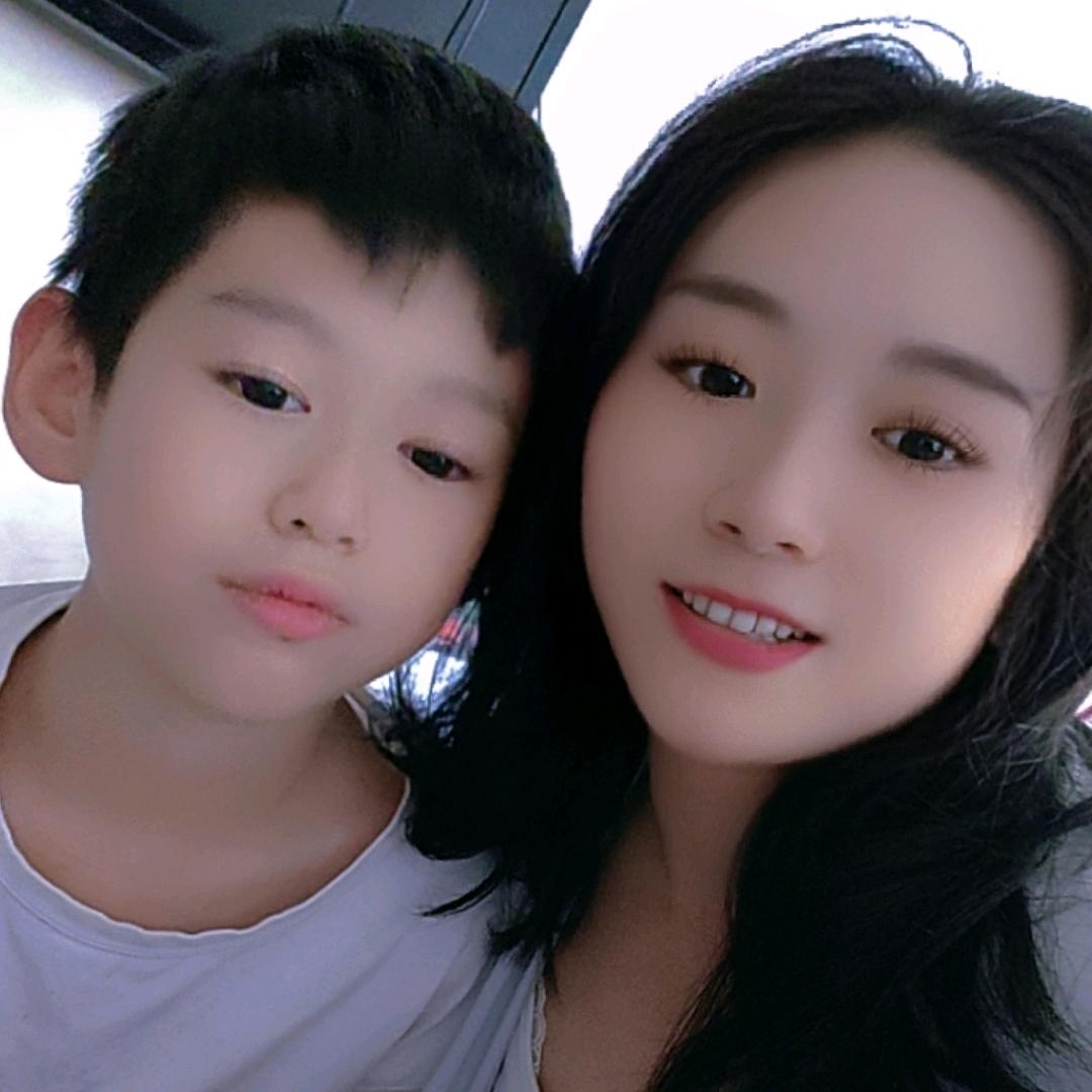 徐晶晶，全职宝妈😃😃