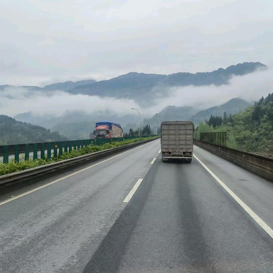 不在你左右却被你左右