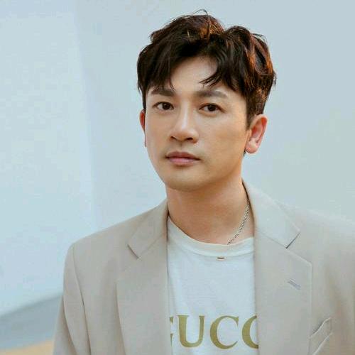 越过山丘才发现无人等候