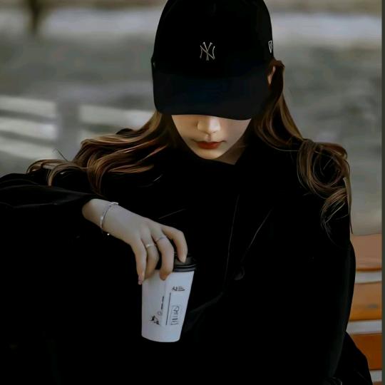 养羊的小妮儿~路灯下的身影