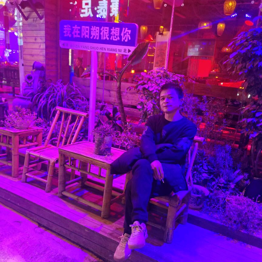 钢结构：光伏安装：