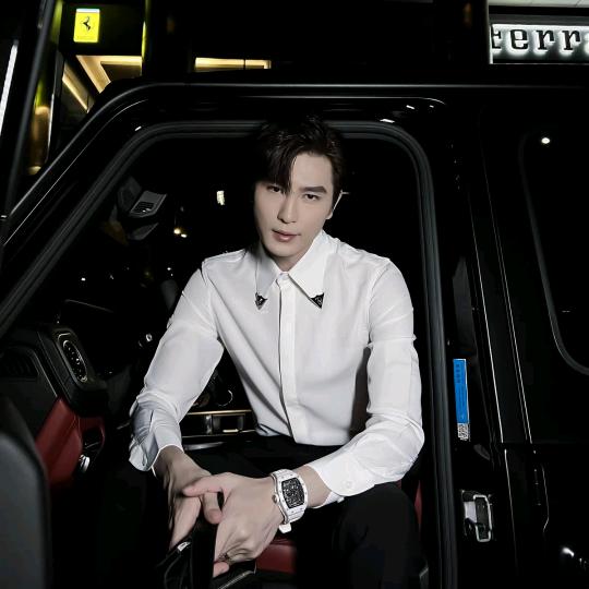 型本匠张槎 昊辰总监