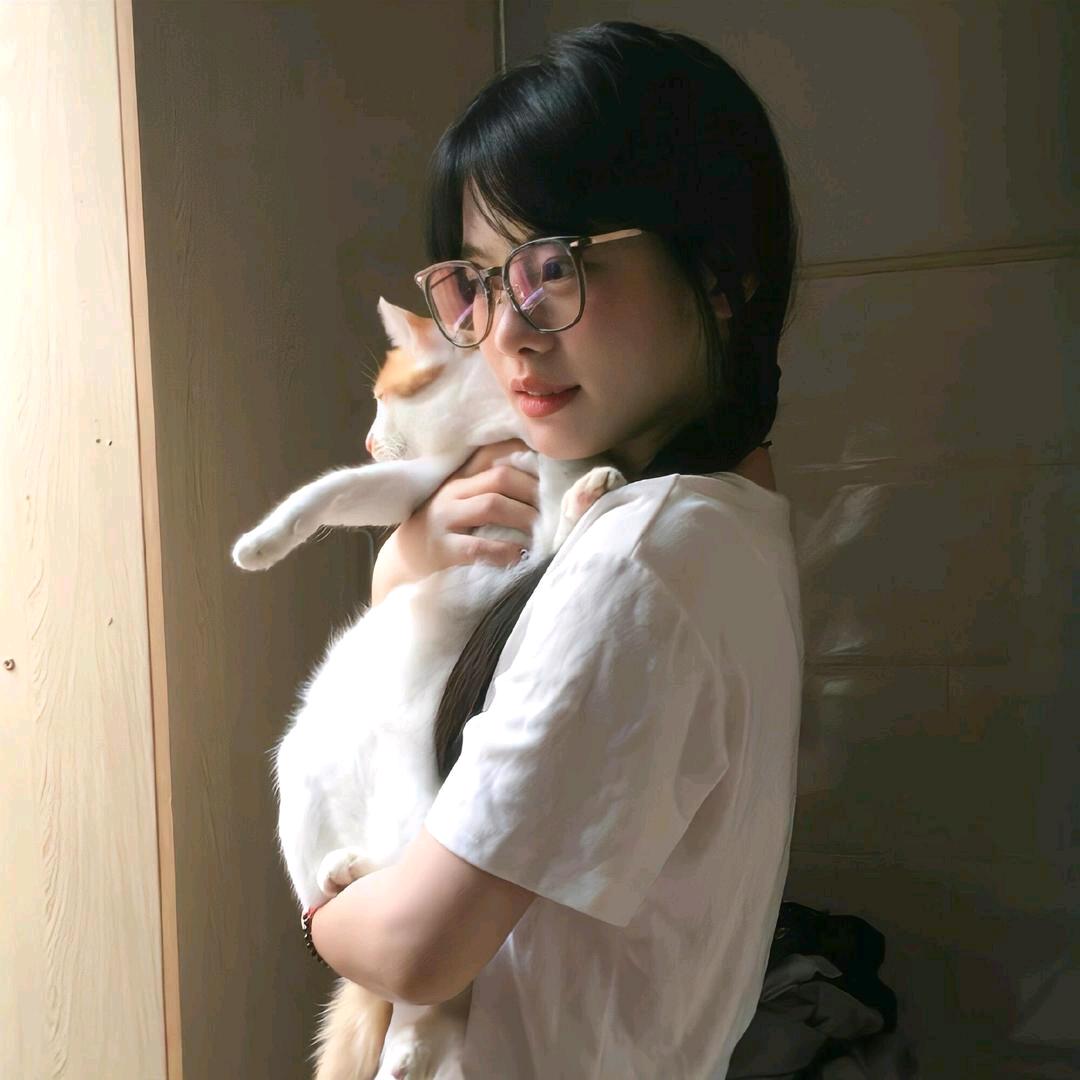 颜如玉.