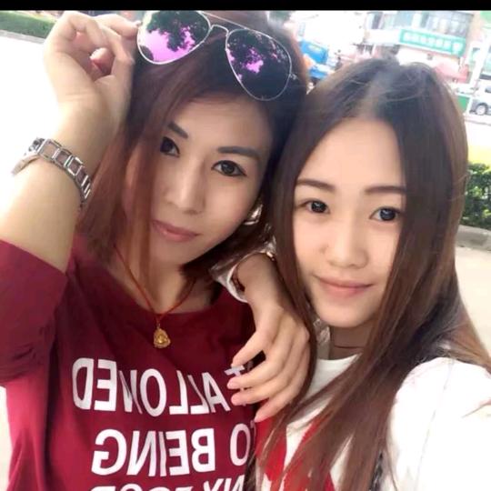 梁艳宁😘与妈妈相依为命单亲家庭👯‍