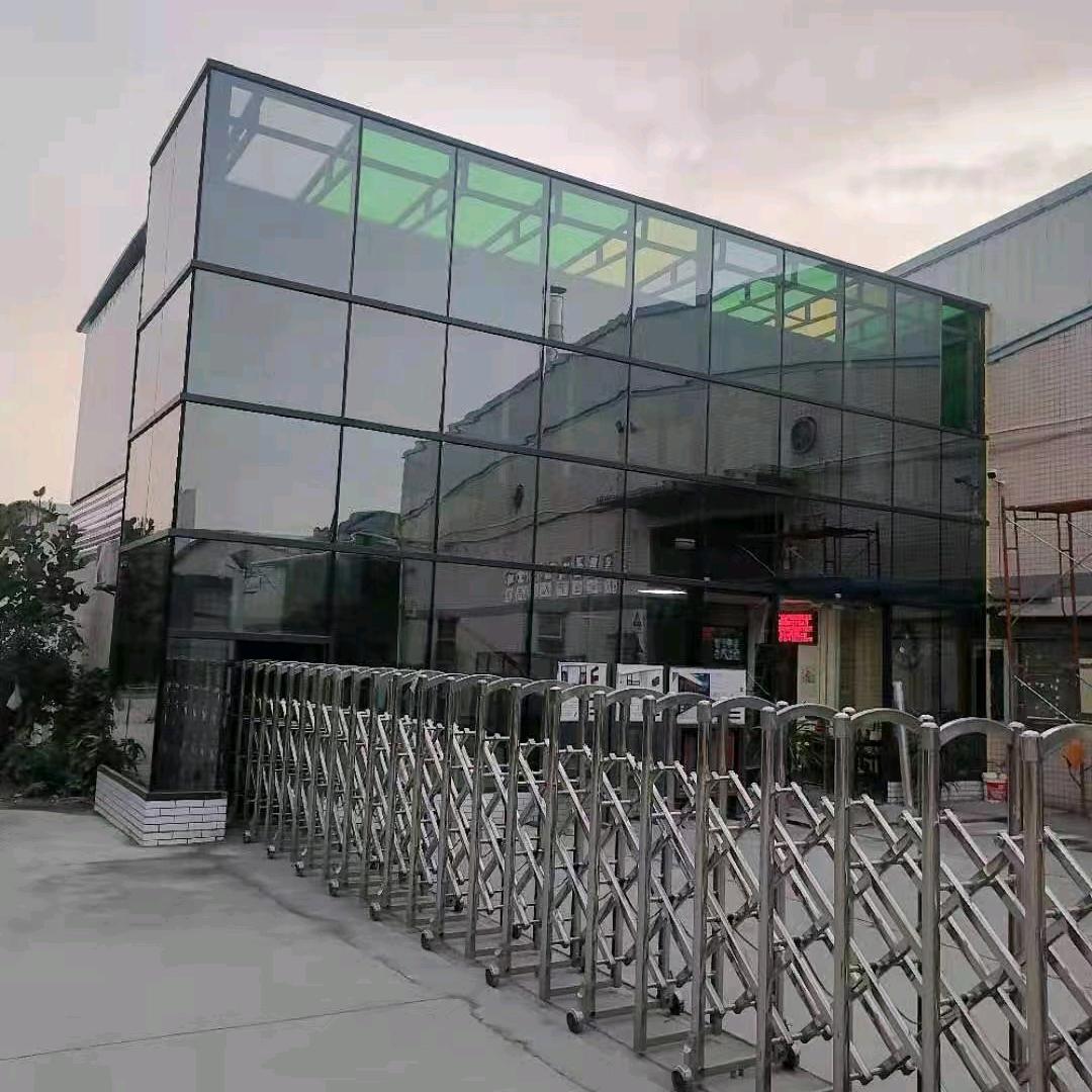 广州市万鲤玻璃装饰工程有限公司