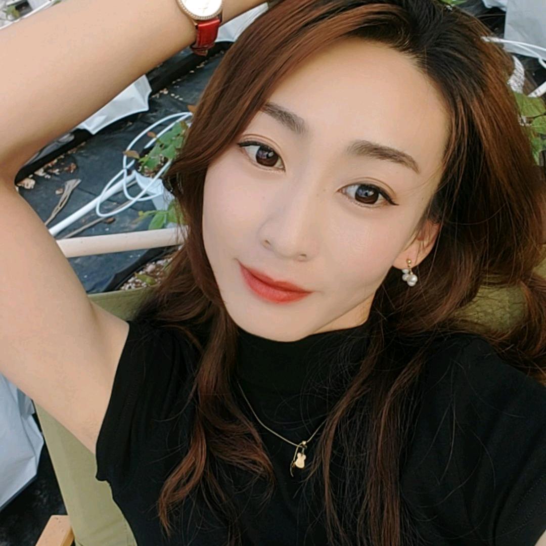 丹东草莓女村官