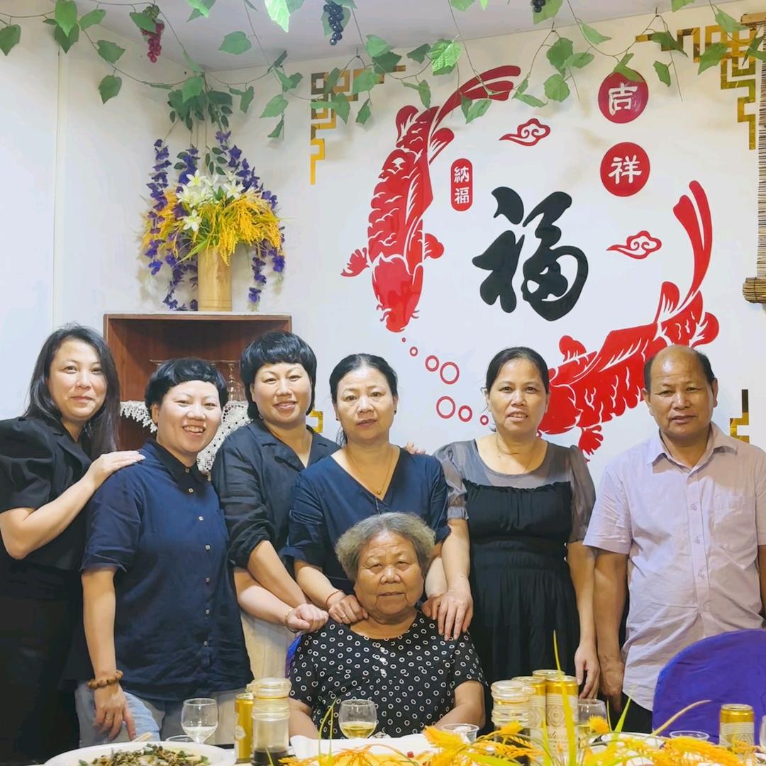 张银徳小个子哥哥