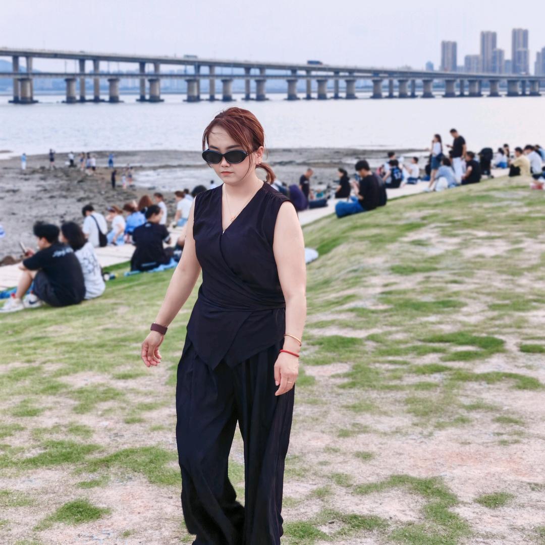 西峰 五光十色智能灯饰家具馆