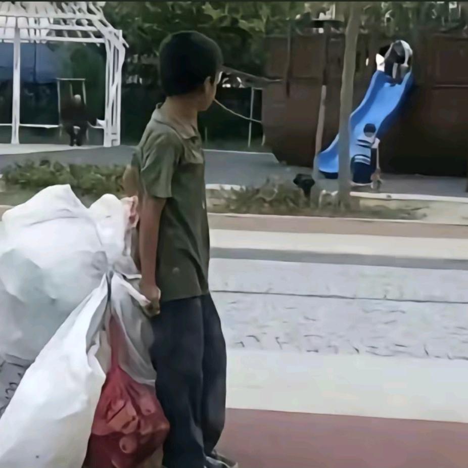 刘助荣