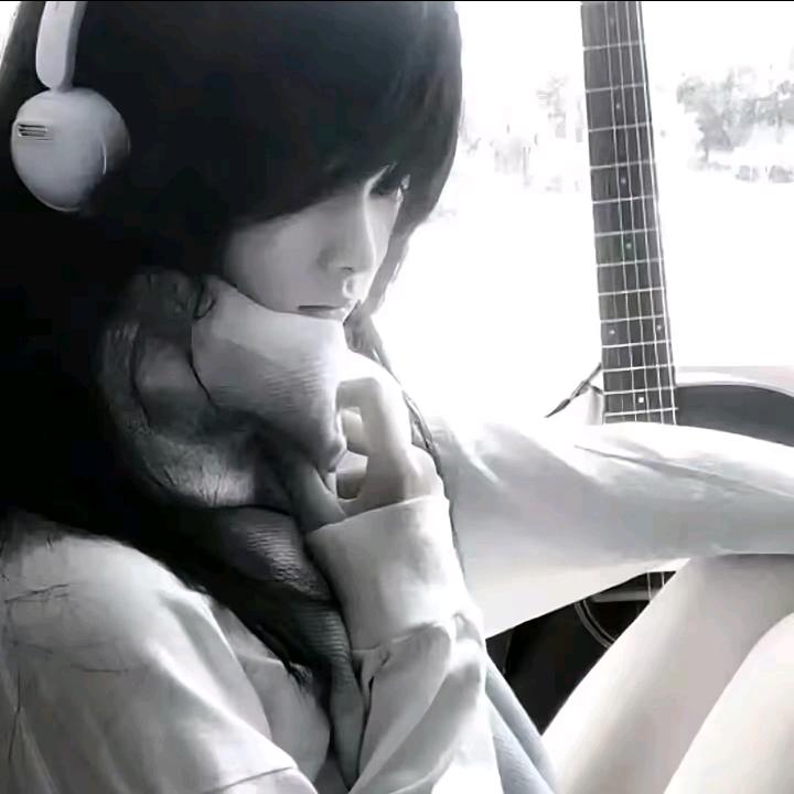 耳玖^