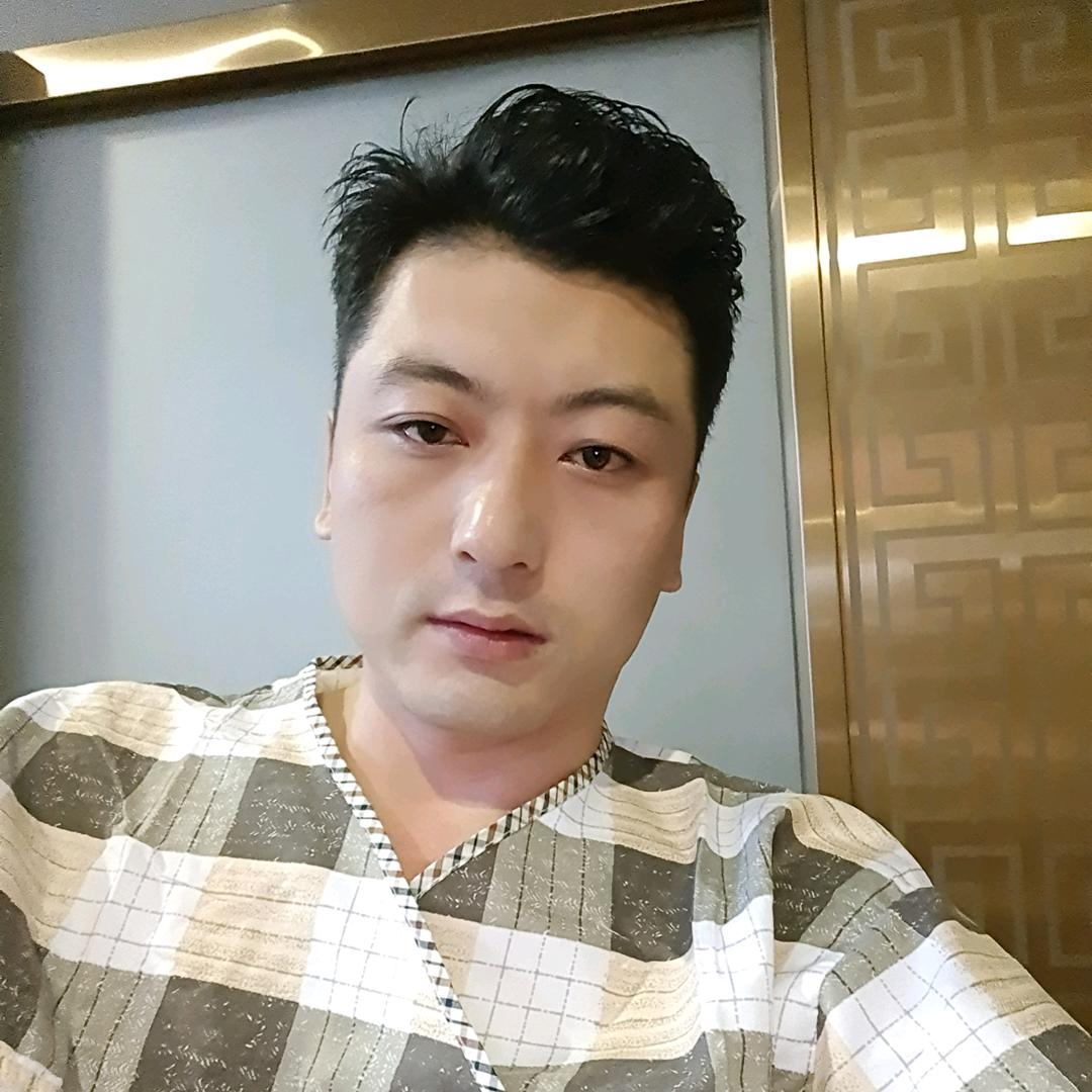 陈   浩