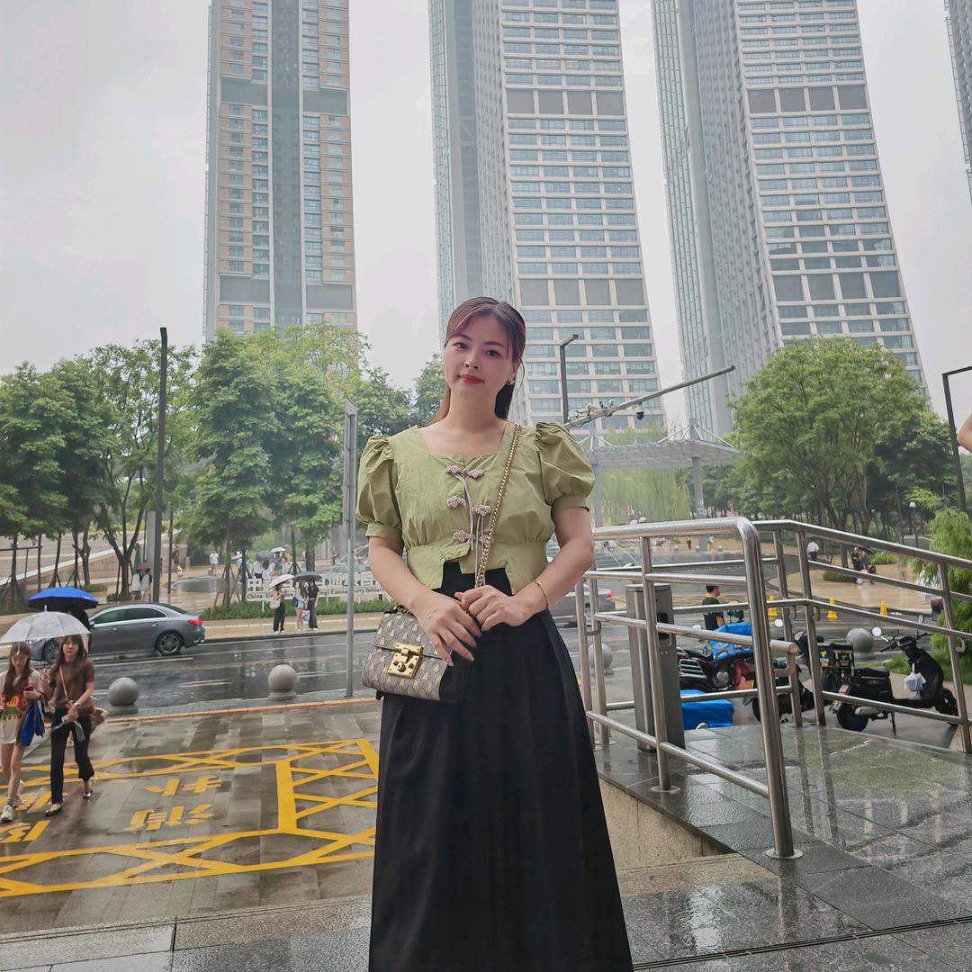 服装厂老板娘 winny
