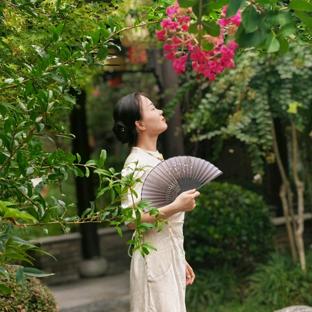 一只会飞的锦鲤