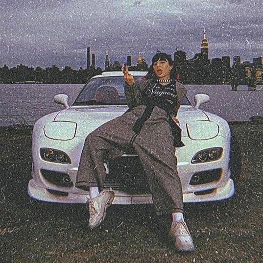 尼斯湖大尾巴狼