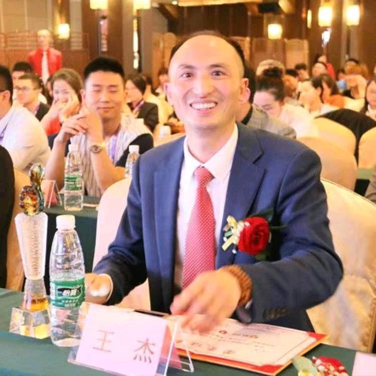 酒皇叔酿酒技术咨询