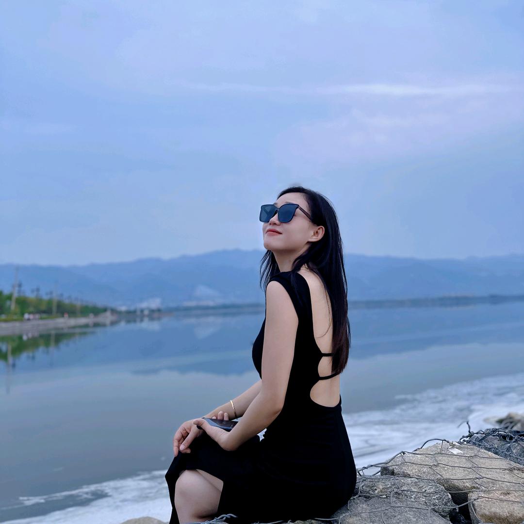 允甯🌱（移动的女装小铺）