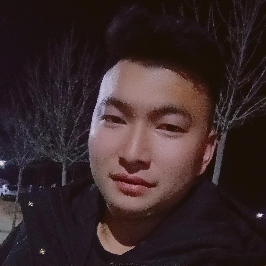 陌年微凉佪眸依笑