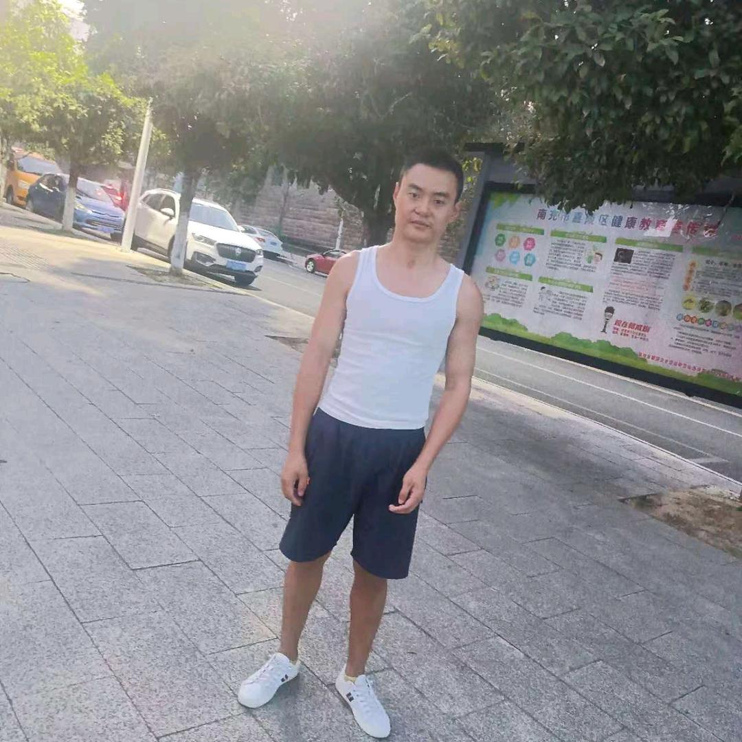 小松在健身(00后脑出血)