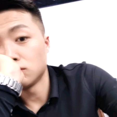 贴膜手"F