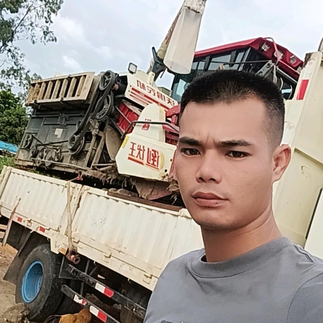 琼C_开着收割机游全国   （小秦）