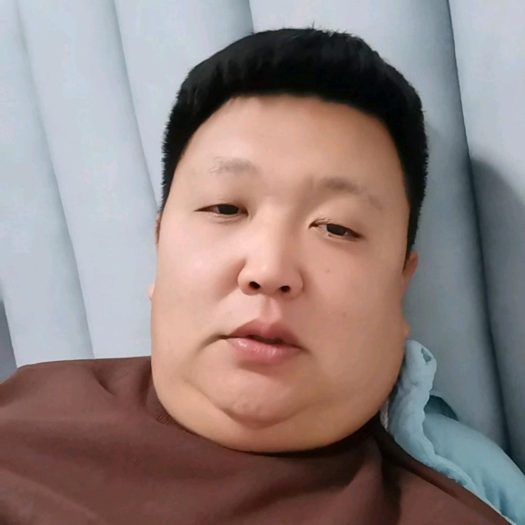 王*先生