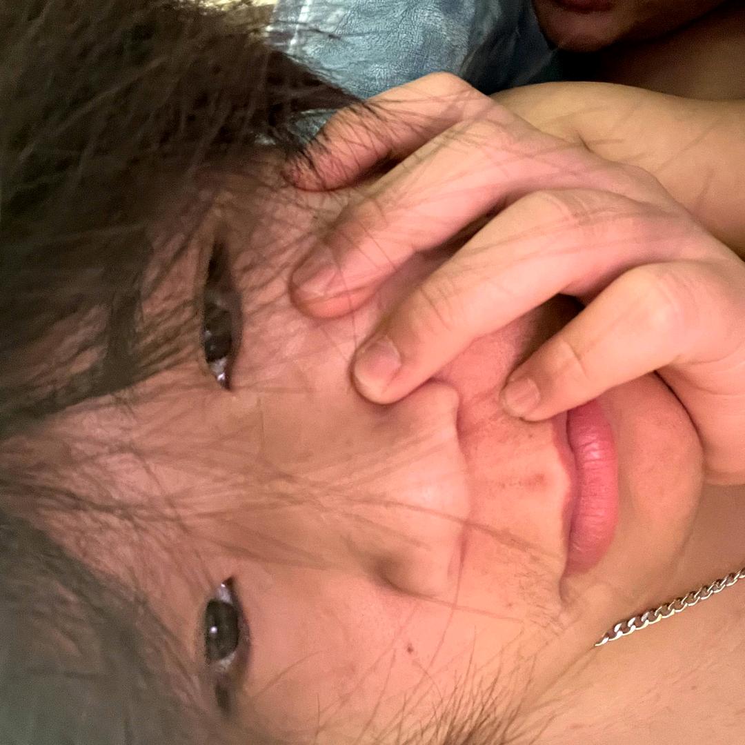 Y@