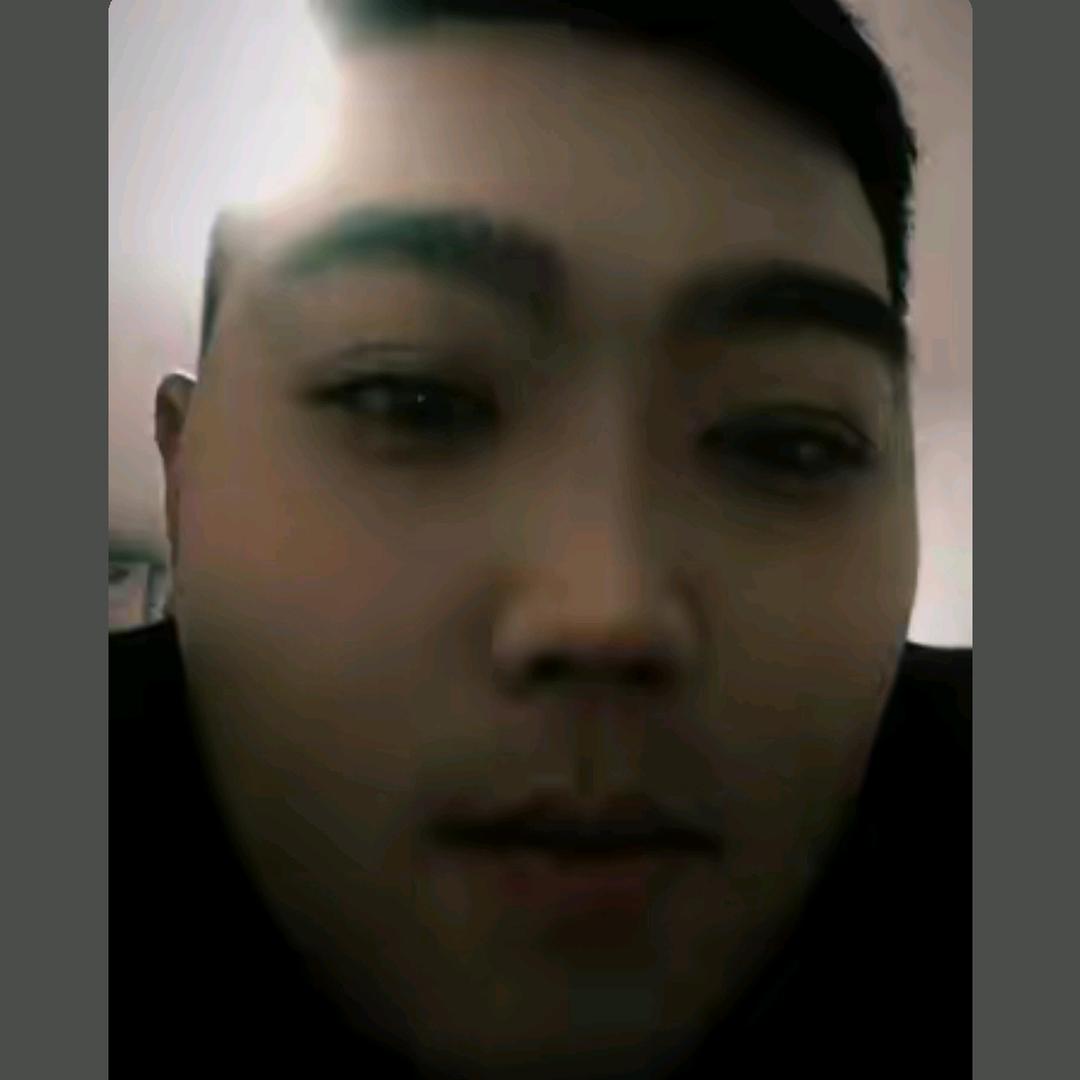 “李哈哈”