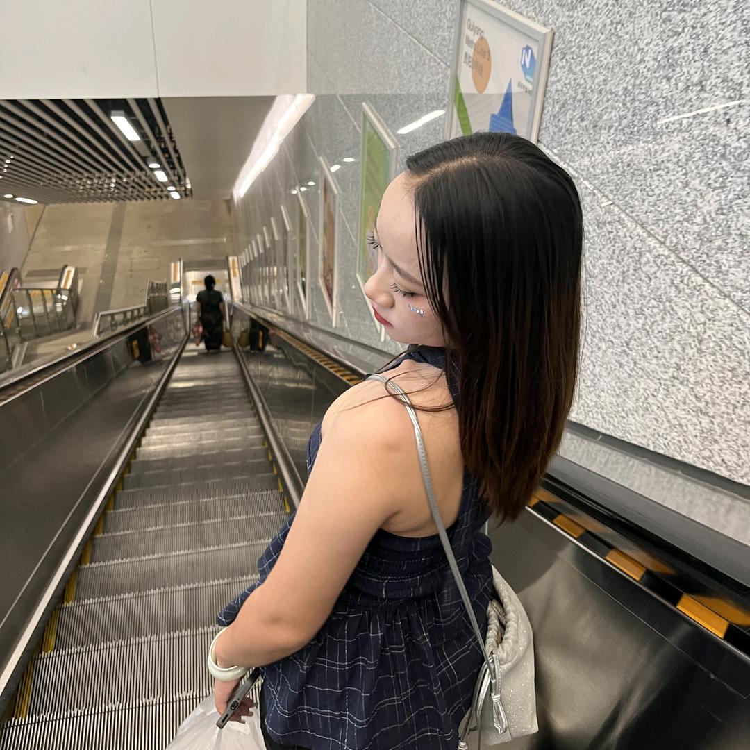 莫鱼小丸子。
