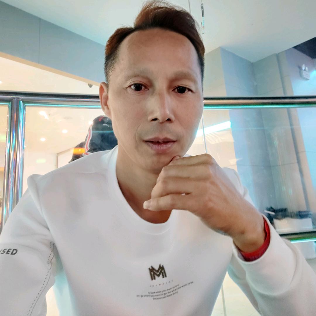 新荣琪机械         （爱好轮滑）
