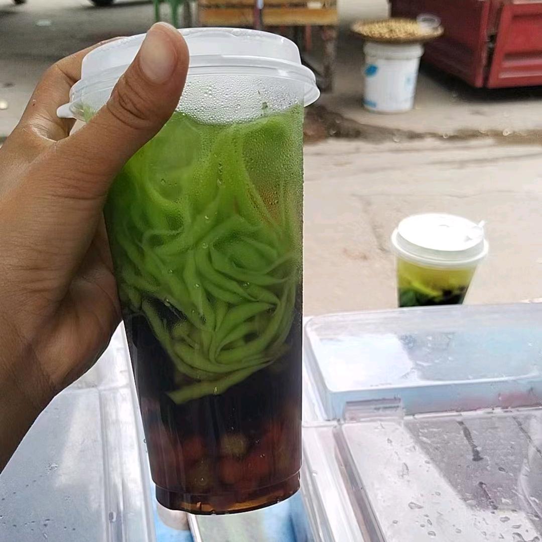 阿英～斑斓凉虾V酸豆鸭爪
