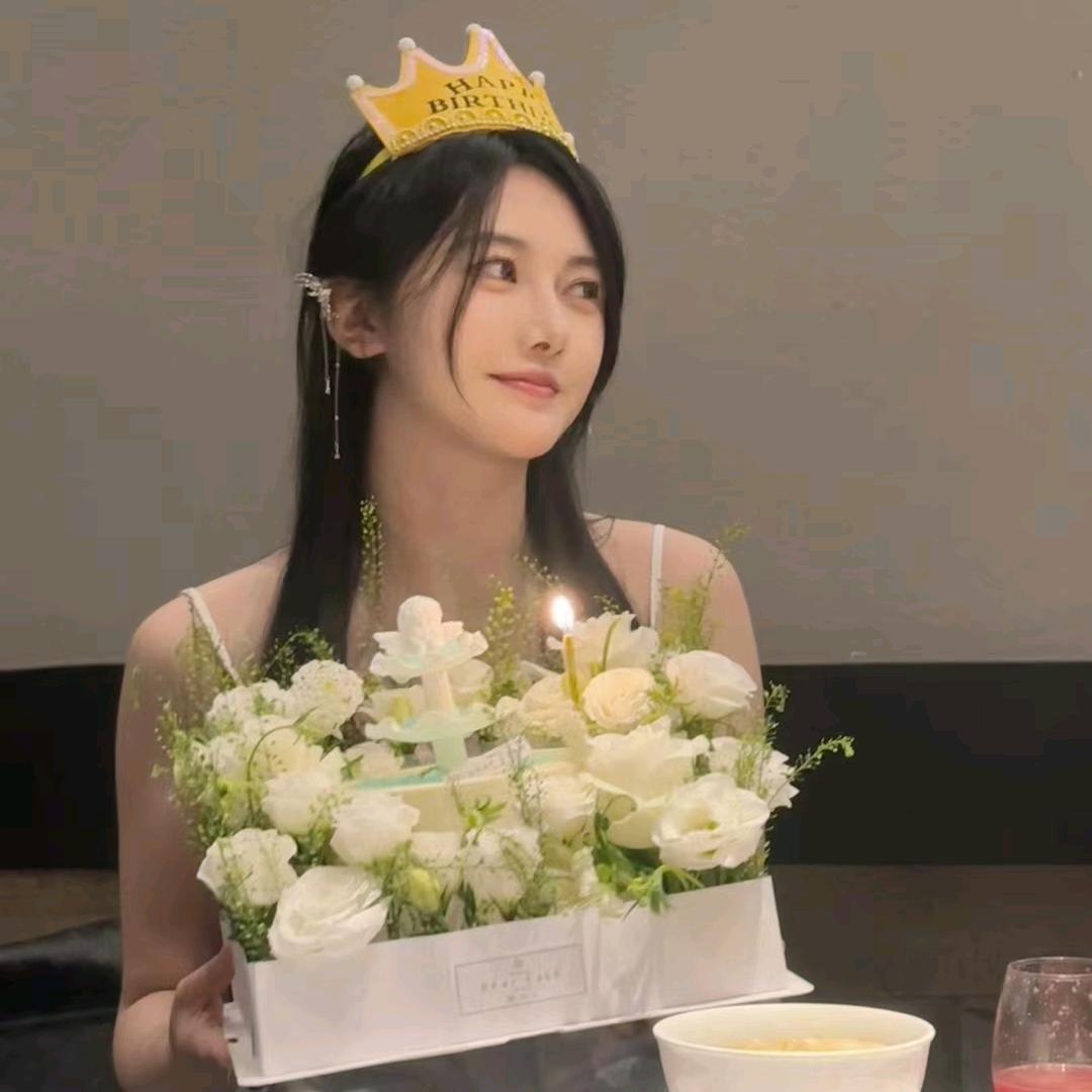 分你一口奶盖🥤