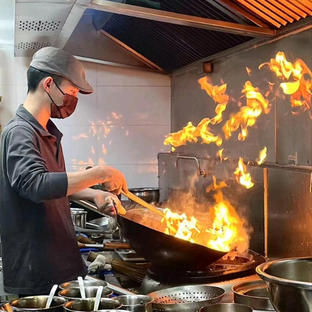 辣椒炒个肉
