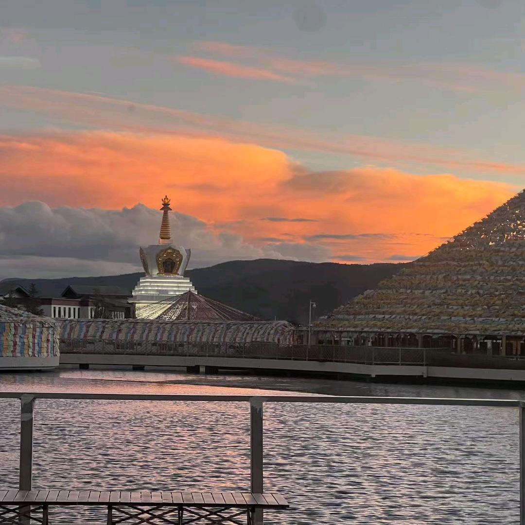 香格里拉自由公园休闲大钓场