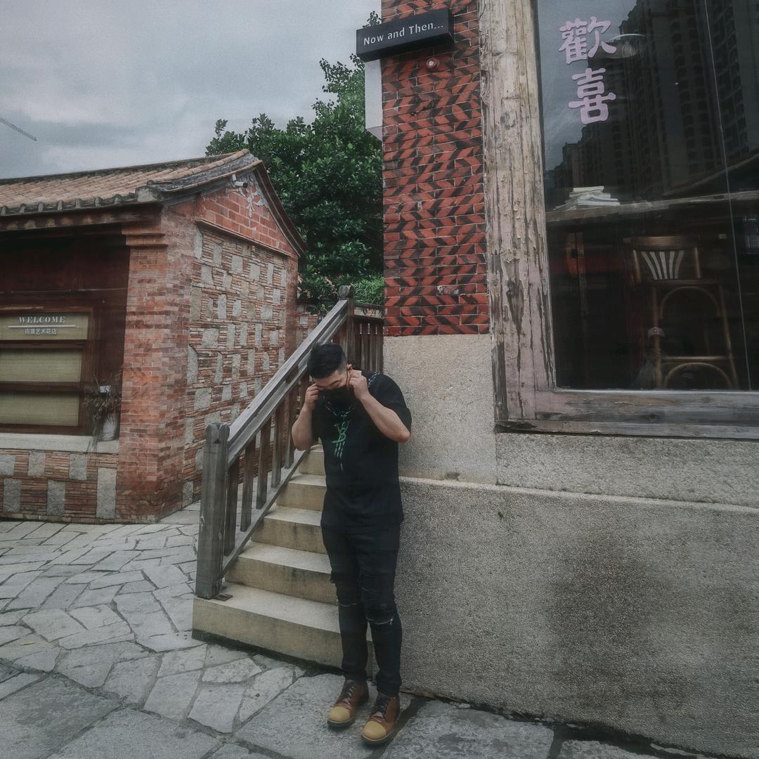 月亮不睡也不眠