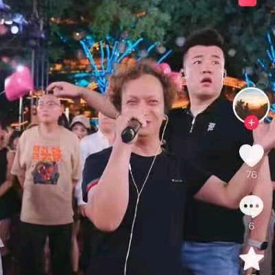 黄毛(车坛老王大舞台艺人)