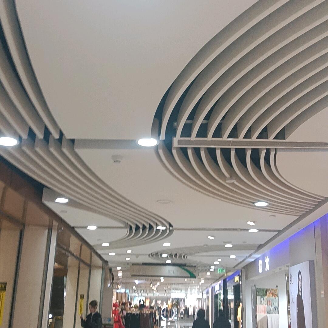 承德南方吴木工现场做家具