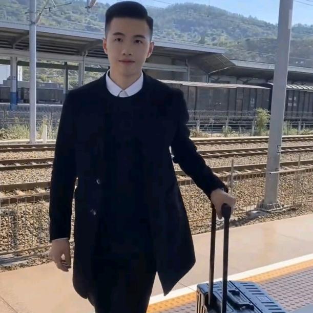 马总🎙娱乐，高端眼镜工厂，六，日，开播