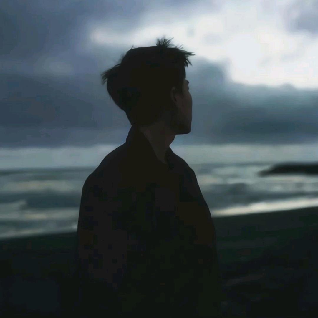 穿黑丝性感的蟑螂