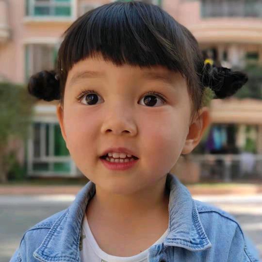 小演员小萌可(刘依萌)