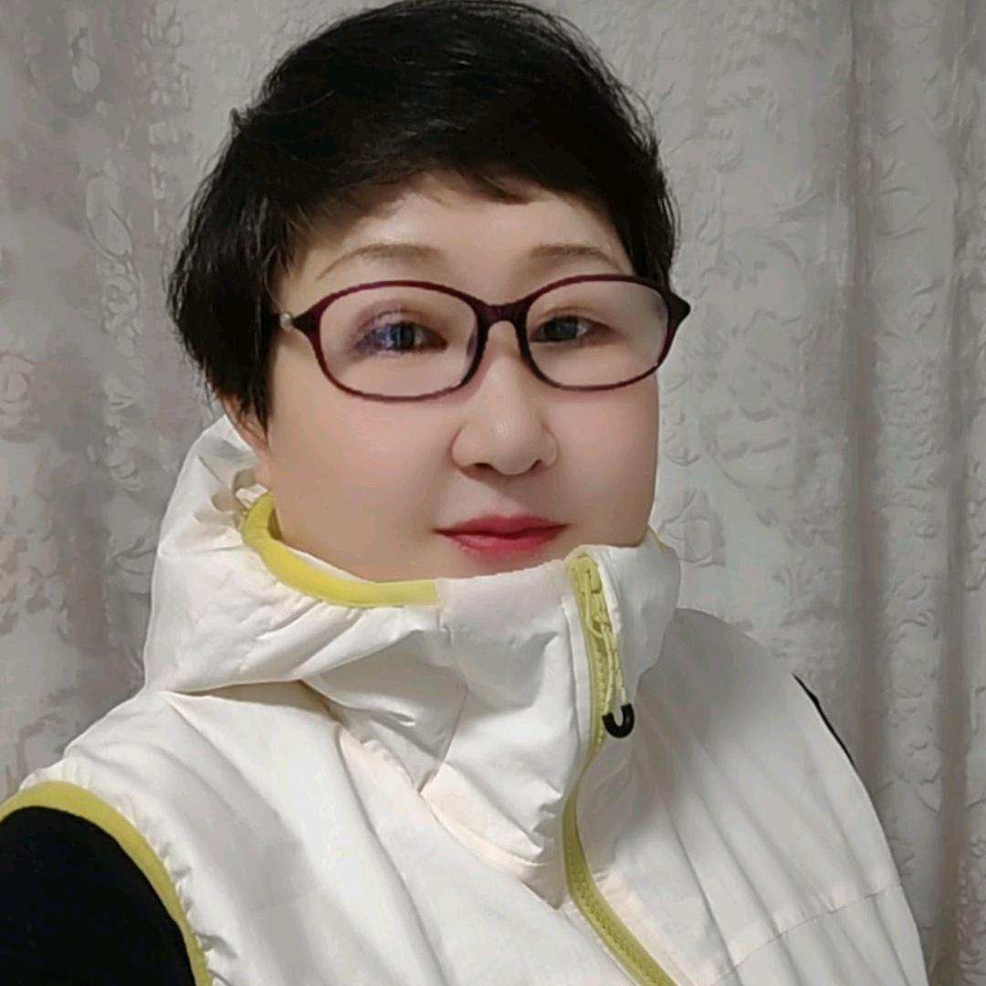 小妹《每晚八点半直播》