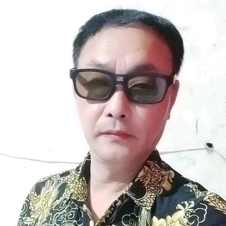 隔壁王哥。