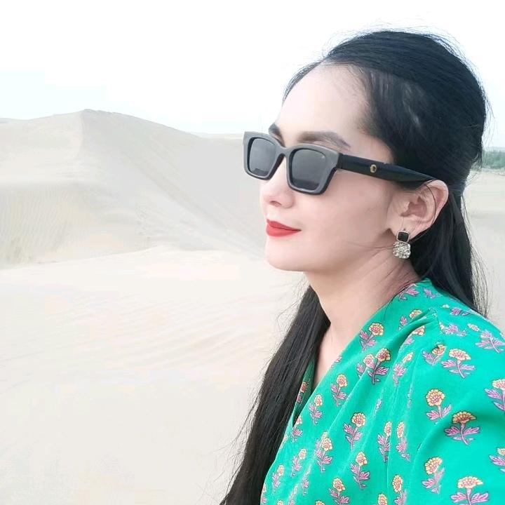 努尔比亚服装店1号